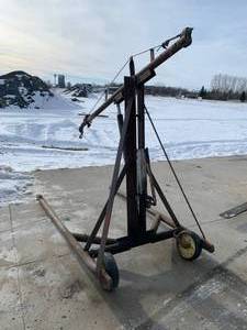 lot 55 image: Large Cherry Picker Engine Hoist 6 Foot Tall