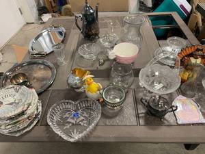lot 67 image: Large Lot Of Glass & Dishware