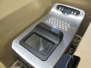 Delonghi Deep Fryer open box, used...