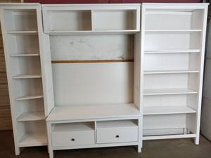 lot 010 image: 4 Piece White Entertainment System