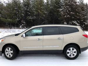 2010 Chevrolet Traverse LT  AWD  Fully Loaded