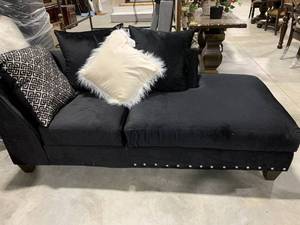BLACK SECTIONALMINI COUCH