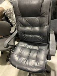 BLACK VINYL DESK.OFFICE CHAIR