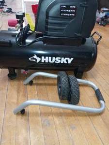lot 6 image: 8G 150 PSI Hotdog Air Compressor by Husky- open box not used