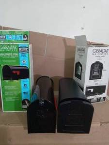 lot 7 image: Parsons Medium, Plastic, Post Mount Mailbox, Black & Elite Medium, Steel, Post Mount Mailbox, Black- open box not used