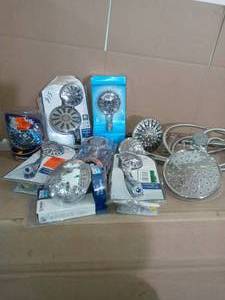 lot 26 image: Mixed lot of shower heads