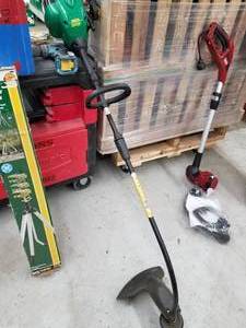 lot 8 image: PoulanWeed Eater Gas Trimmer 25cc W25CBK