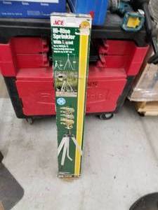 lot 14 image: Ace Hi-Rise Sprinkler with Tripod (in box)