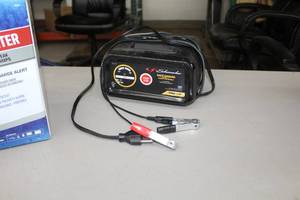 lot 44 image: Schumacher Battery Charger 12V 10A SC1339
