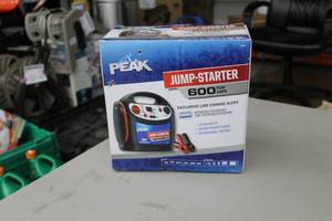 lot 43 image: Peak Jump Starter 600A (in box)