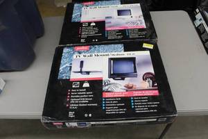 lot 83 image: Lot of (2) Peerless TV Wall Mounts (both in box) -  Medium PM20, Small PM13
