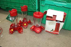 lot 131 image: Lot of (4) Hummingbird Feeders