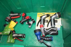 lot 129 image: Lot of (9) Garden Hose Accessories (in package) - Hose Sprayers (x7), Hose Y Connectors (x2)