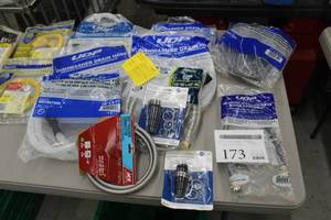 lot 173 image: Lot of Dishwasher and Washing Machine Hoses and Connectors (in package)