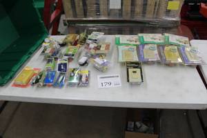 lot 179 image: Lot of Light Switches and Dimmers (in package)