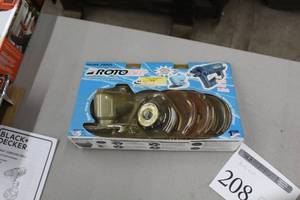 lot 208 image: Rotozip Zipmate Attachment Starter Kit ZM101 (in package)