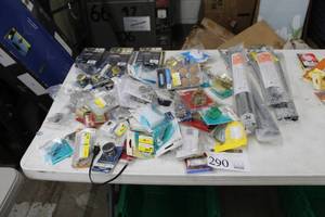 lot 290 image: Lot of Drawer and Cabinet Hardware (in package)
