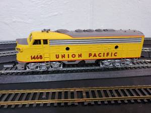 lot 3 image: Bachmann HO Scale EMD F9 Union Pacific Diesel Engine Unit #1468