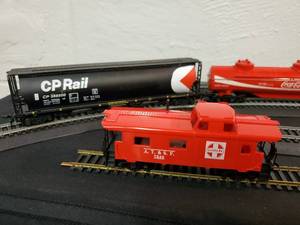 lot 9 image: (3) Very Detailed HO Tanker Cars & Santa Fe Caboose  #7240
