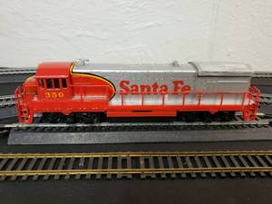 lot 19 image: Bachmann HO Scale Santa Fe GE U36B Diesel Engine Unit #350