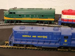 lot 85 image: (4) HO Scale Non-Powered Diesel Engines