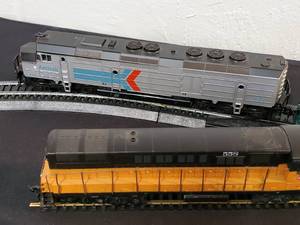 lot 90 image: (3) HO Scale Non-Powered Diesel Engines