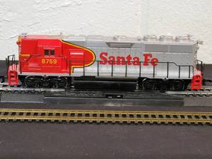 lot 98 image: Bachmann HO Scale Santa Fe Diesel Engine Unit #8759