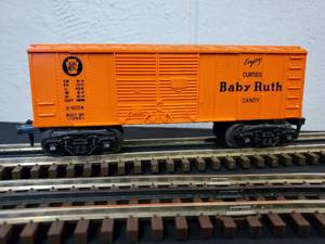 lot 105 image: Lionel O Scale Curtis Baby Ruth Refrigerated Box Car # X1004
