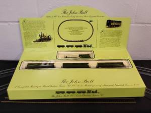 lot 16 image: Bachmanns HO Scale The John Bull Steam Locomotive & Tender Train Set