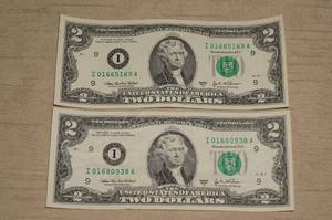 2 US 2 Dollar Bills