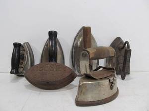 lot 26 image: Group of Vintage & Antique Irons