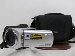 lot 32 image: Working SONY Model DCR-SR45 Handycam