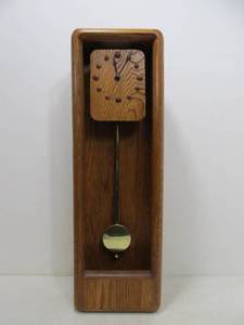 lot 57 image: Working Vintage Solid Wood Wall or Mantle Clock