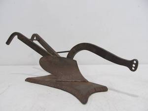 lot 90 image: Antique Heavy Iron Farm Implement Plow Sculpture