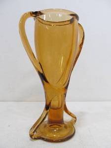 lot 339 image: Fosteria Tut Glass Amber Art Deco Trophy Shape Vase