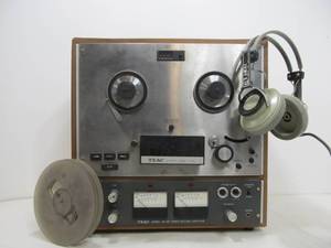 lot 83 image: Working Vintage TEAC Model A-4000 Reel-To-Reel Player