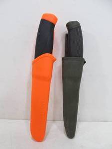 lot 118 image: Morakniv & Frosts Knives wCases - Both Made in Sweden