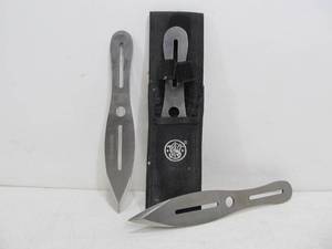 lot 121 image: Unused Set of 3 SMITH & WESSON Throwing Knives