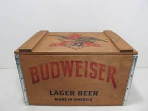 lot 130 image: Vintage 1876-1976 BUDWEISER Wooden Beer Crate