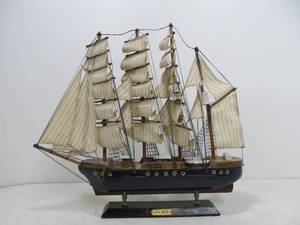 lot 224 image: Wooden PAMIR German Sailing Ship Model Nautical Maritime Display