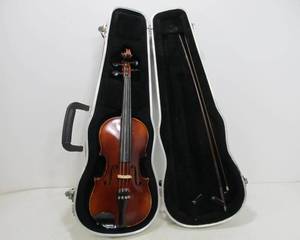lot 233 image: Vintage A.R. Seidel West German Hand Made Stradivarius Copy Violin wHard Case