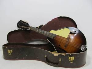 lot 256 image: Old Vintage KAY Mandolin wCase