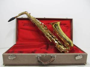 lot 257 image: Vintage VITO Kenosha, Wis. Saxophone wCase