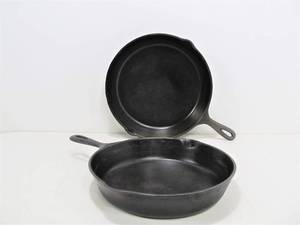 lot 149 image: 2 Vintage Cast Iron 10 Skillets