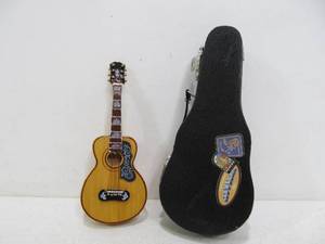 lot 207 image: Vintage Limited Edition Miniature GIBSON Xonex Guitar wCase