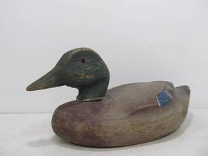 lot 275 image: Larger Vintage 1930s-40s Hand Carved Painted Duck Decoy
