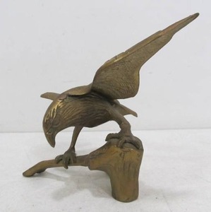 lot 281 image: Solid Brass Vintage Small Eagle Sculpture