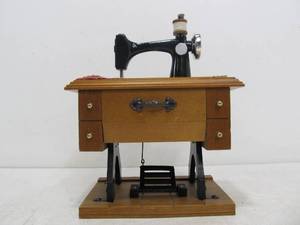lot 290 image: Small Vintage Old time Sewing Machine Music Box