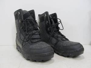 lot 336 image: Nice Pair of ADIDAS Mens Winter Boots - Size 9.5