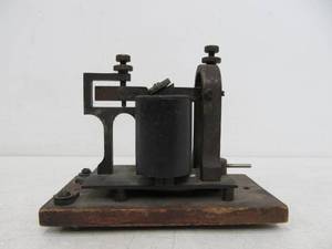 lot 318 image: Antique WESTERN ELECTRIC Telegraph Railroad Sounder